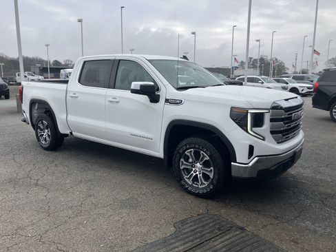 New 2026 GMC Sierra 1500 SLE image 9