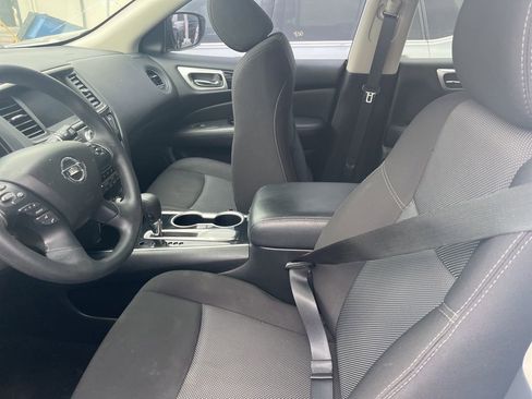 Used 2020 Nissan Pathfinder S image 4