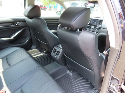 Used 2022 Honda Accord Touring image 37
