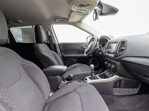 Used 2018 Jeep Compass Sport w/ Mopar Graphics Package FWD image 18