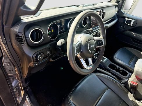 Used 2023 Jeep Wrangler Unlimited Sahara AWD/4WD image 9