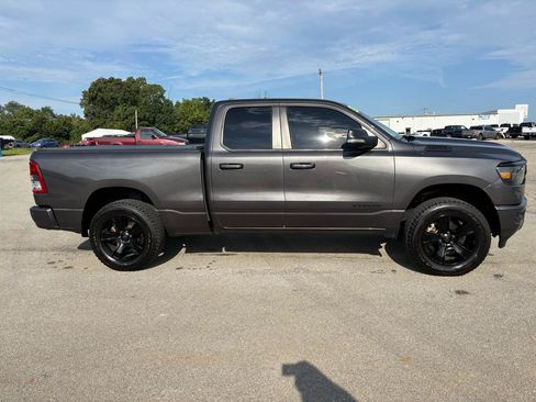 Used 2022 RAM 1500 Big Horn w/ Night Edition AWD/4WD image 3