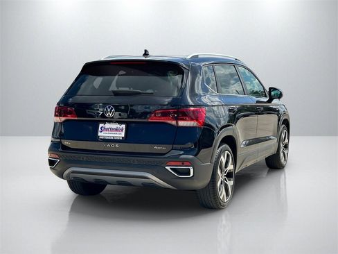 Used 2022 Volkswagen Taos SEL image 5