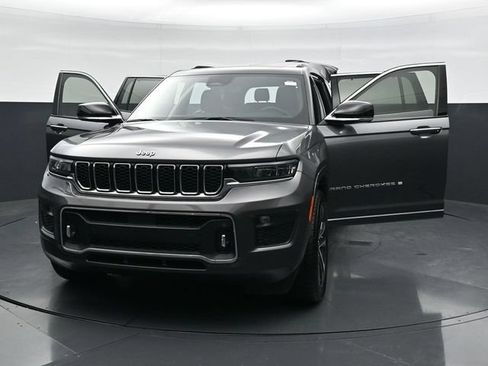 Used 2021 Jeep Grand Cherokee L Overland w/ Luxury Tech Group IV AWD/4WD image 49