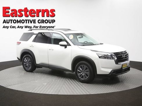 Used 2023 Nissan Pathfinder SV w/ SV Premium Package AWD/4WD image 51