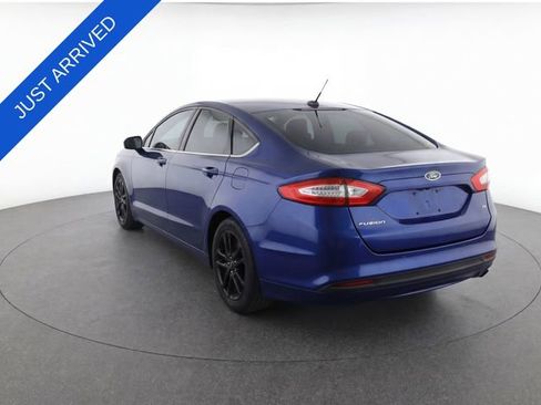 Used 2013 Ford Fusion SE FWD image 2