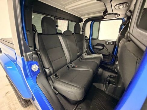 Used 2021 Jeep Gladiator Sport image 28