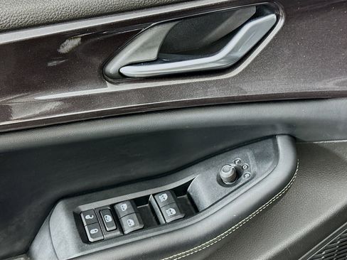 Used 2023 Jeep Grand Cherokee L Laredo image 15