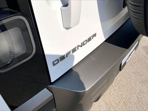 New 2026 Land Rover Defender 110 S AWD/4WD image 9