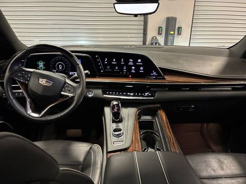Certified 2023 Cadillac Escalade ESV Premium Luxury AWD/4WD image 12
