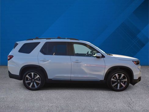 Certified 2025 Honda Pilot Elite image 10