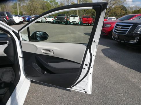 Used 2023 Toyota Corolla LE image 22