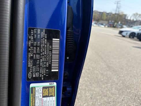 Used 2025 Hyundai Elantra SEL image 30