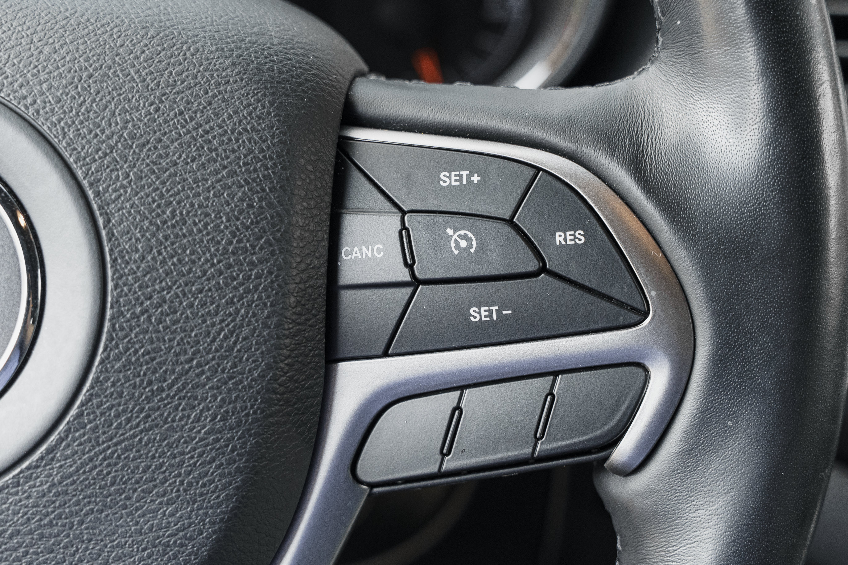 Used 2020 Jeep Grand Cherokee Altitude AWD/4WD image 16