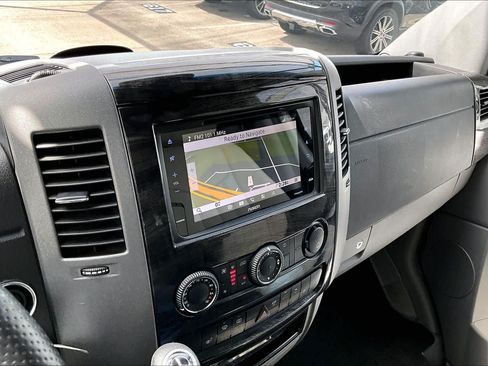 Used 2017 Mercedes-Benz Sprinter 3500 image 33