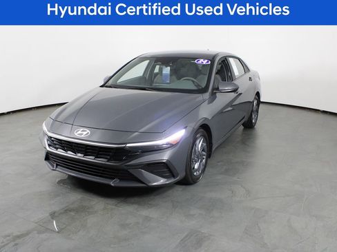 Certified 2024 Hyundai Elantra SEL FWD image 2