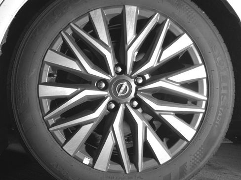 Used 2025 Nissan Altima 2.5 SV image 14