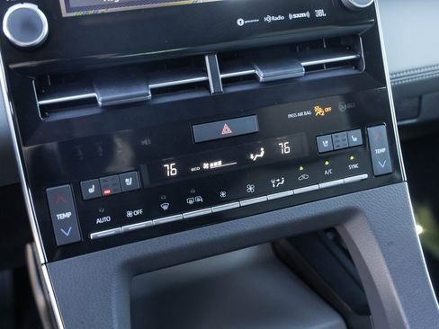 Used 2020 Toyota Avalon Limited image 20