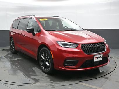 New 2026 Chrysler Pacifica Select w/ S Appearance Package