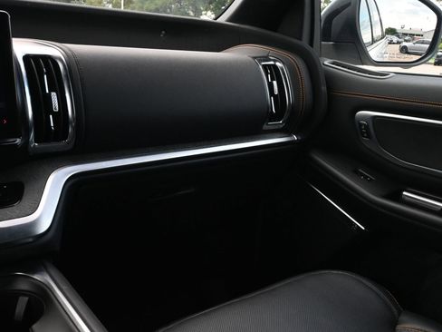 Used 2025 Ford Expedition Tremor AWD/4WD image 8