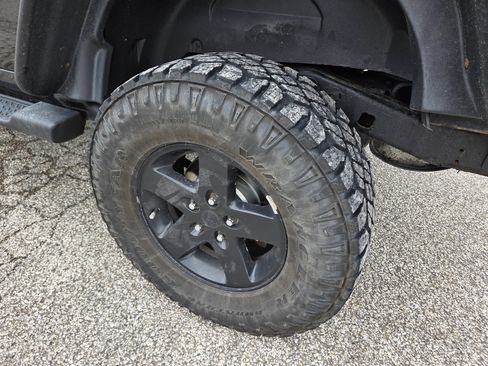 Used 2015 Jeep Wrangler Unlimited Sahara w/ Quick Order Package 24X AWD/4WD image 11