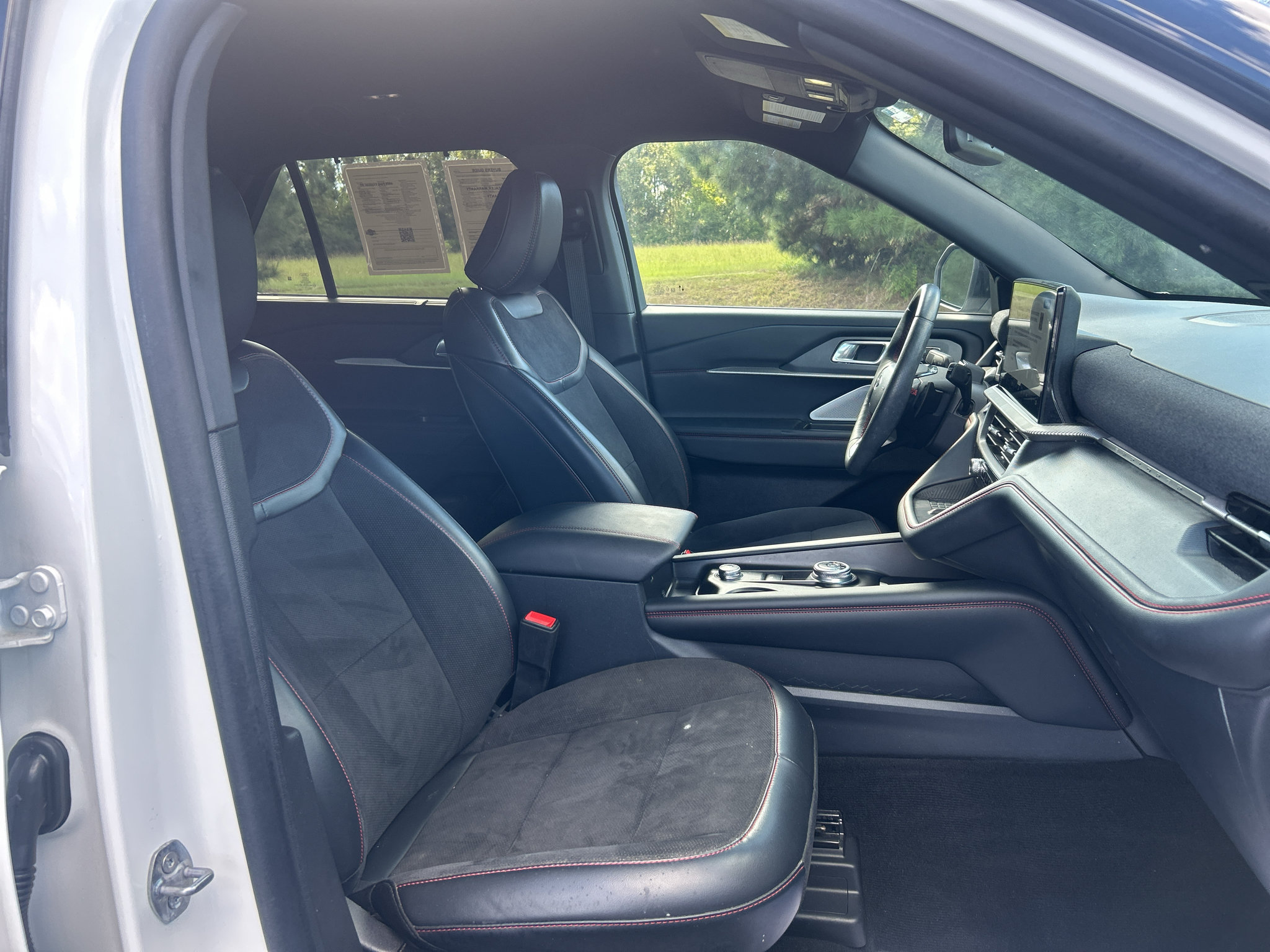 Used 2025 Ford Explorer ST RWD image 12