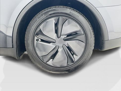 Used 2026 Tesla Model Y AWD image 14