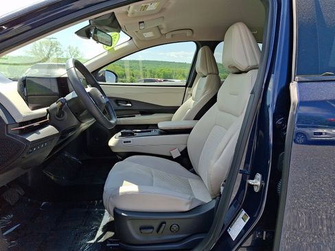 Used 2023 Nissan Ariya FWD image 13