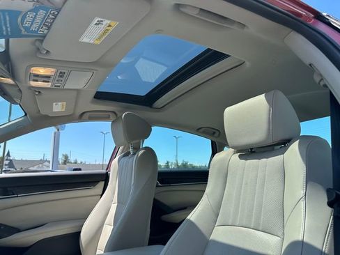 Used 2021 Honda Accord Touring image 16