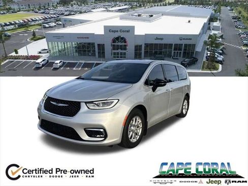 Certified 2026 Chrysler Pacifica Select FWD image 1
