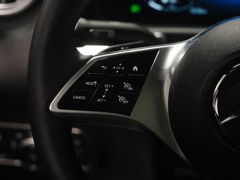 Used 2026 Mercedes-Benz GLB 250 4MATIC image 17