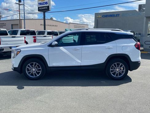 Used 2024 GMC Terrain SLT image 8