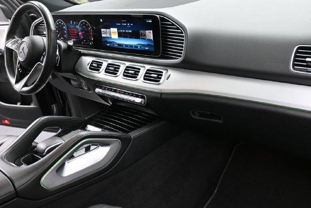Used 2025 Mercedes-Benz GLE 350 4MATIC image 35