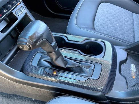 Used 2021 Chevrolet Colorado Z71 AWD/4WD image 16