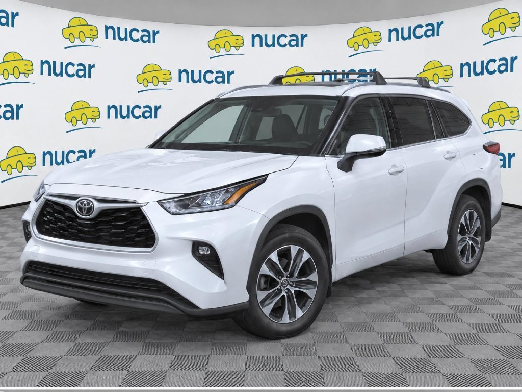 Used 2020 Toyota Highlander XLE AWD/4WD image 1