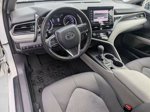 Used 2022 Toyota Camry LE image 10