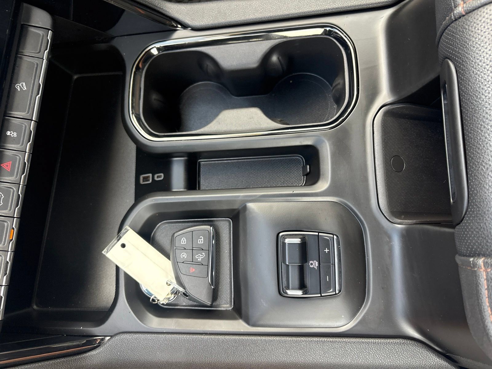 Used 2024 GMC Sierra 2500 AT4 w/ AT4 Premium Plus Package AWD/4WD image 33