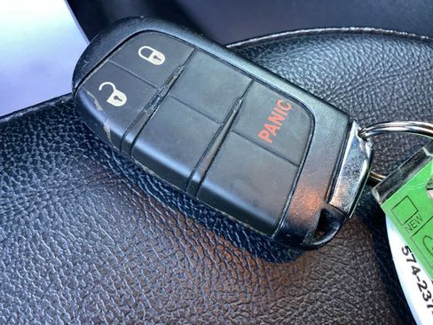 Used 2024 Jeep Compass Trailhawk AWD/4WD image 26