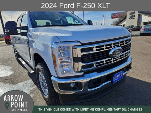 Used 2024 Ford F250 XLT image 2