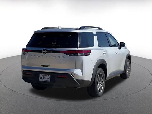 Used 2025 Nissan Pathfinder SV image 14