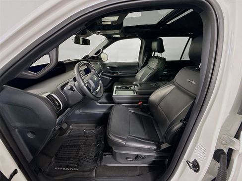 Used 2025 Ford Expedition Max Platinum w/ Stealth Performance Package AWD/4WD image 2
