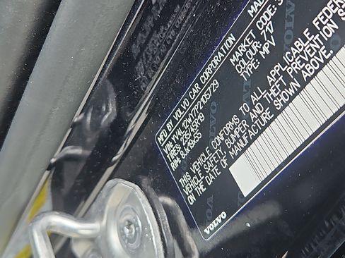 Used 2023 Volvo V60 B5 Cross Country Plus image 7