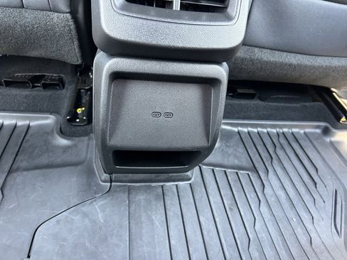 Used 2025 Chevrolet Equinox EV RS image 37