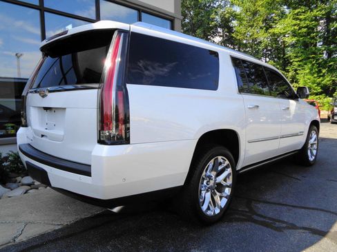 Used 2019 Cadillac Escalade ESV Platinum AWD/4WD image 5