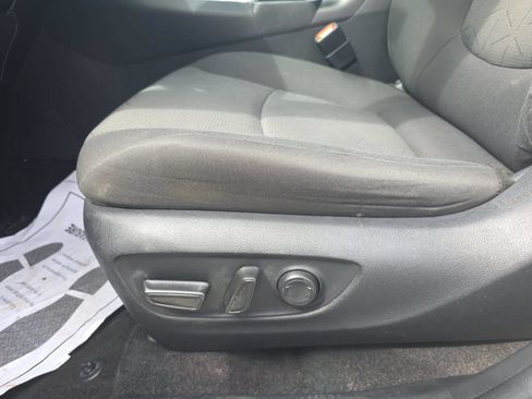 Used 2021 Toyota RAV4 XLE w/ Convenience Package FWD image 26
