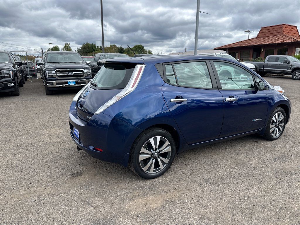 Used 2017 Nissan Leaf SV FWD image 6