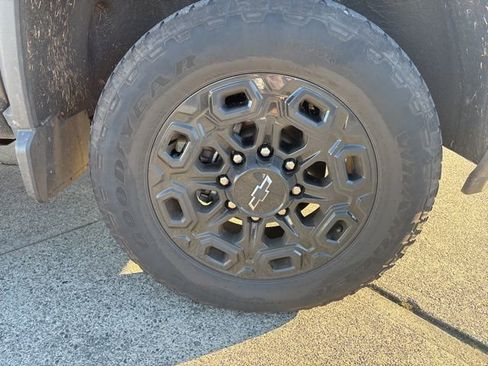 Used 2024 Chevrolet Silverado 3500 High Country w/ High Country Premium Package image 14