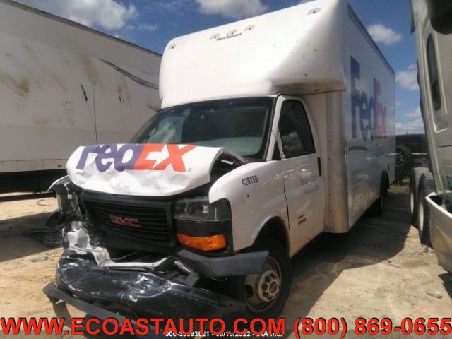 Used 2019 GMC Savana 4500 w/ Driver Convenience Package RWD image 3