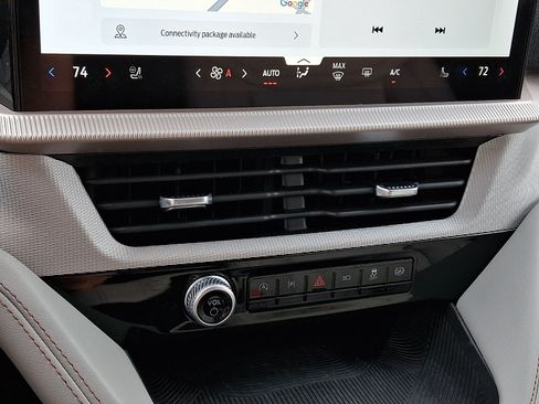 Certified 2026 Ford Explorer Active w/ Active Comfort Package RWD image 14