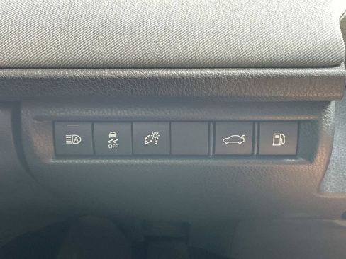 Used 2025 Toyota Camry LE FWD image 28